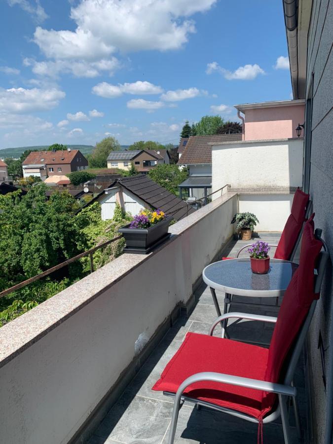 Moderne Ferienwohnung Mit Balkon Im Schoenen Saarland Диллинген-ан-дер-Саар Экстерьер фото